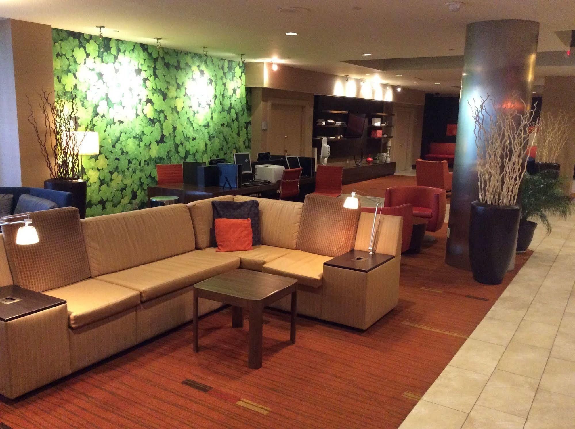 Courtyard By Marriott New York Laguardia Airport Hotell Eksteriør bilde